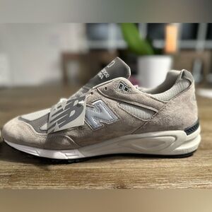 New Balance 990v2- MADE IN THE USA, M990GY2 Grey, Men’s size 13, standard width